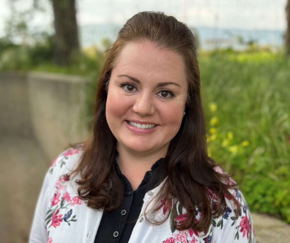 Elizabeth Saucedo, Supervising Librarian